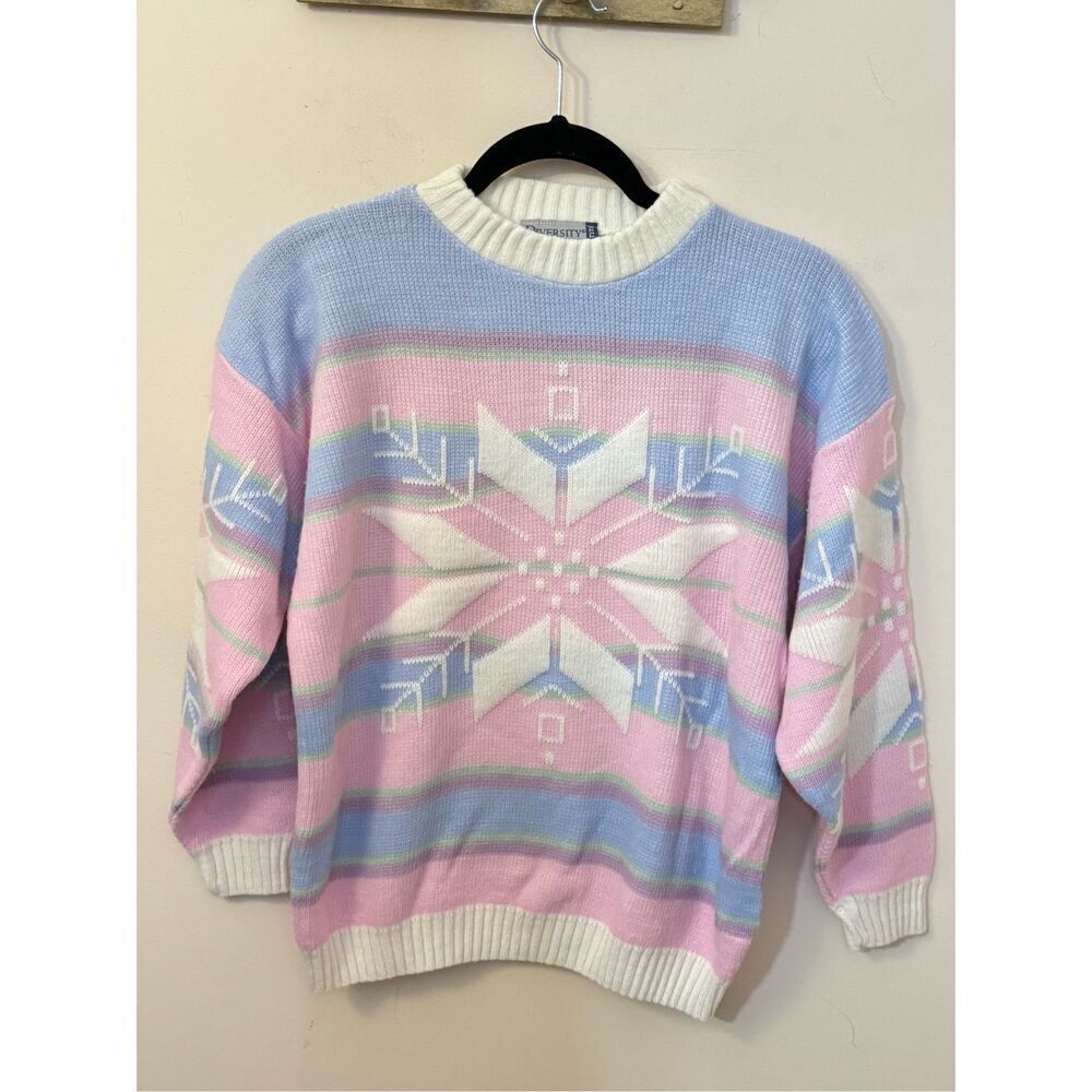Vintage 90s Pastel Winter Snowflake Sweater Small